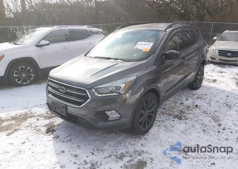 2019 Ford Escape Se z USA, uszkodzony, nr VIN 1FMCU0GD2KUB29729